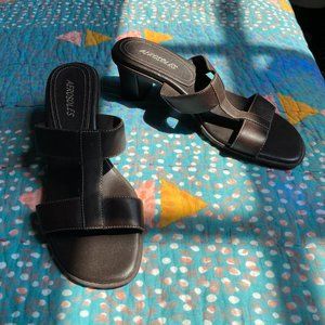 NEVER WORN VINTAGE AEROSOLES Leather Sandal Block Heel in Brown - Size 7